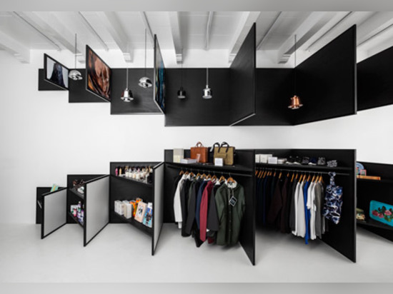 « Newer story Older story » Staggered signage hides the contents of Amsterdam design shop by i29