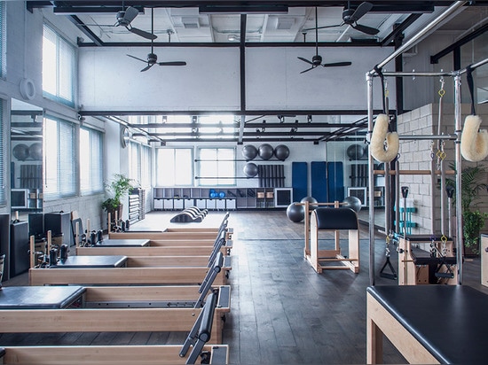 Jacobs-Yaniv Architects creates pilates studio for Paralympic swimmer