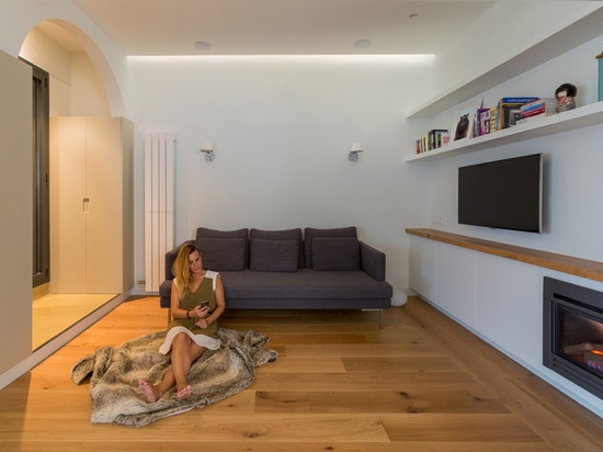 Nook Architects squeezes a second bedroom into a Barcelona apartment