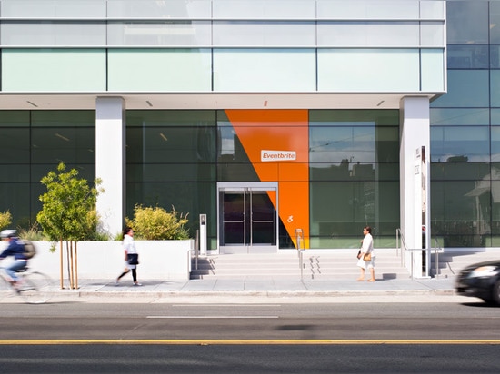 Eventbrite offices by Rapt Studio contain stadium seating and hammocks