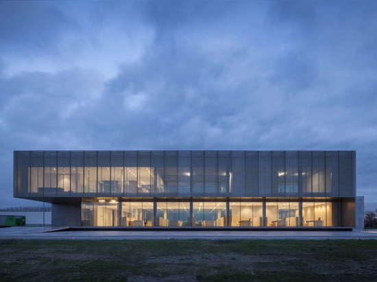 Govaert & Vanhoutte creates concrete and glass headquarters for door manufacturer Rob Systems