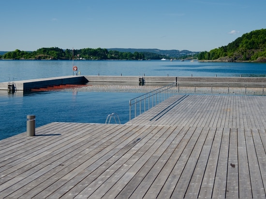 Kebony sea pool for city swimmers