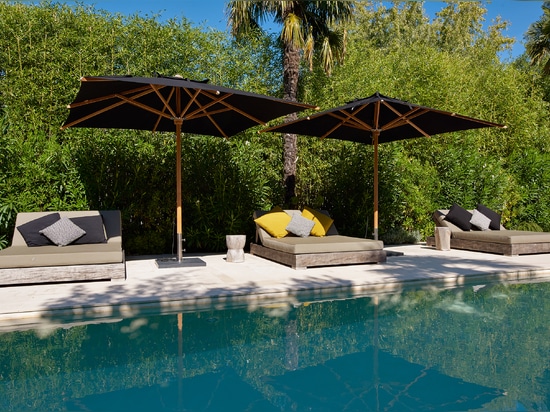 A pesonnalized pool in a tropical style