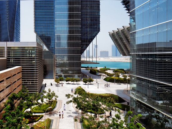 Plaza looking south ( Photo © : Mubadala Real Estate & Infrastructure )