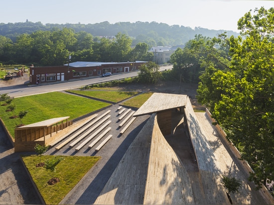 View from the Masonic Theatre ( Photo © : Jeff Goldberg/Esto )