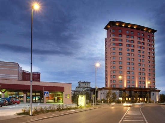 HILTON HOTEL WITH FLOORS FROM POLIESPANSO PLASTBAU METAL.