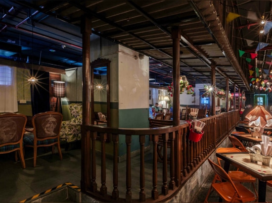 Upcycled urban cafe in India modeled after communal “chawls”