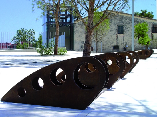 Design bicycle parking in Corten steel.