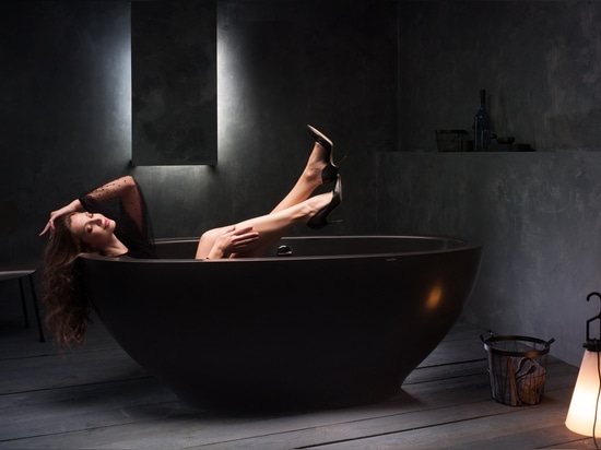 KAROLINA - a stylish black stone bathtub