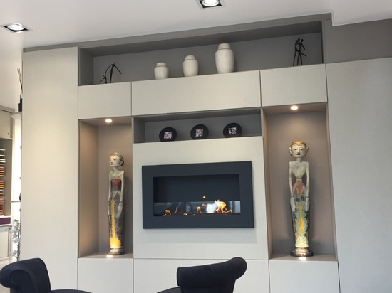 Installation of a bio-ethanol fireplace in a tailor-made cabinet