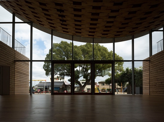 mount fuji architects studio completes chiryu school with sweeping roof