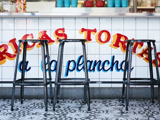 sandwich shop in toronto by +tongtong mimics mexican streetfood stands