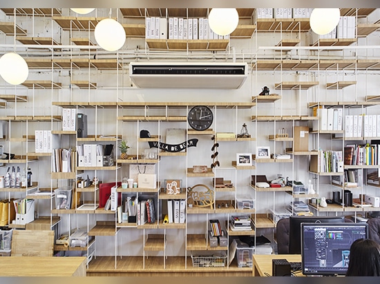 party / space / design shapes its co-working hub as a light-filled open box