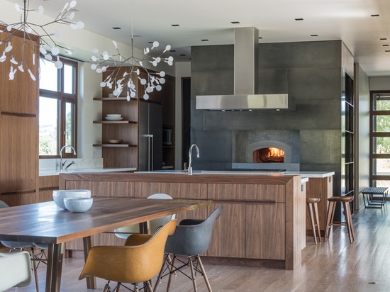 A Family In Wyoming Goes Contemporary