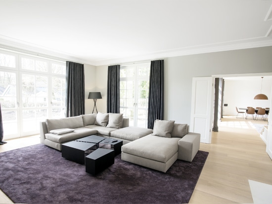 City villa in Hamburg with „OAK Clear, brushed, white oil“