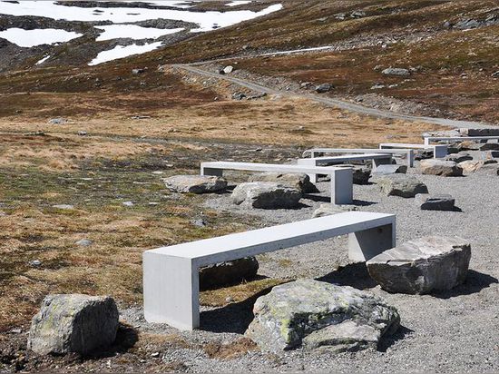 The Cube-Shaped Flotane is a Solar-Powered Rest Stop For Hikers in Norway