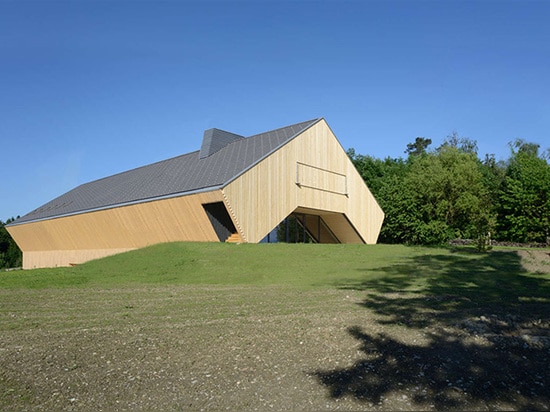 Vineyard Schmidt's striking tasting room is wrapped in a vertical wooden lattice