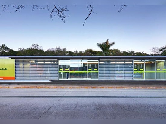 Gustavo Penna's modular bus stop blends into the urban landscape in Brazil