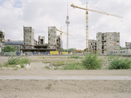 Palast der Republik (Palace of the Republic) demolition, 2009.