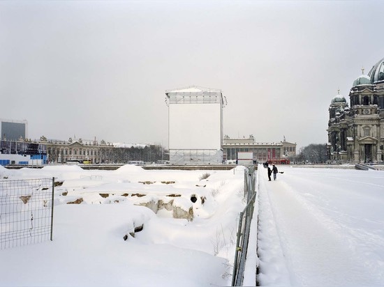 Schlossplatz, Winter 2010.