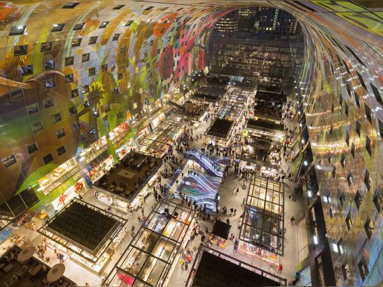 View down on the bazaar-like interior space of the Markthal, Rotterdam. (Photo: Ossip van Duivenbode, courtesy of MVRDV)