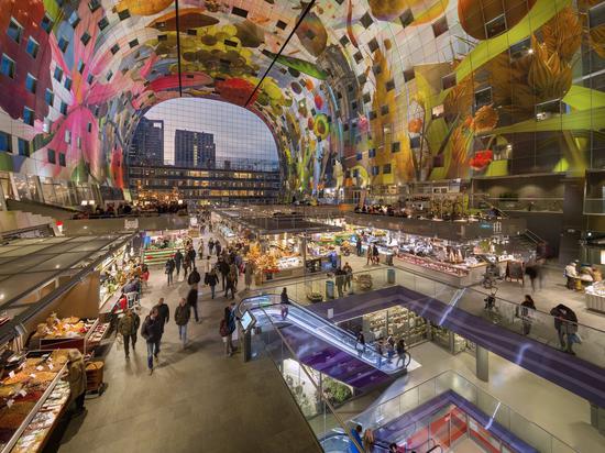 Basement levels in the Markthal lead down to parking below. (Photo: Ossip van Duivenbode, courtesy of MVRDV)