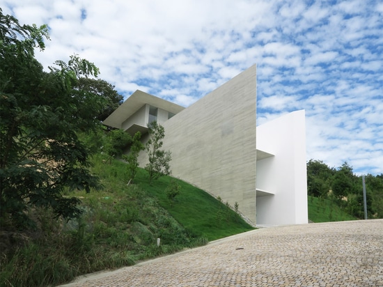 Thin concrete planes define mountain home in Japan by Kubota Architect Atelier