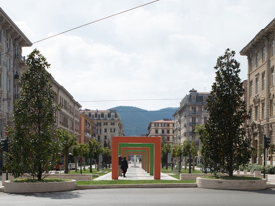 Verdi Square with light travertine