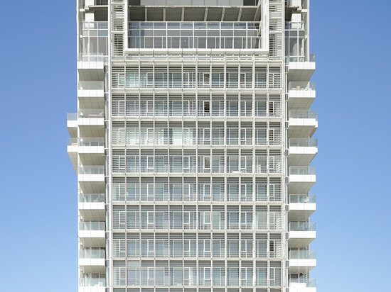 richard meier's rothschild tower adds to tel aviv's bauhaus heritage