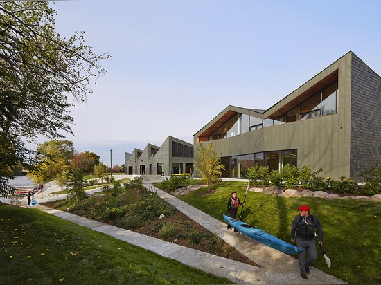 Through connecting people to the water, the boathouse takes a step toward reclaiming the edge for public use and the river as an important public and natural resource.