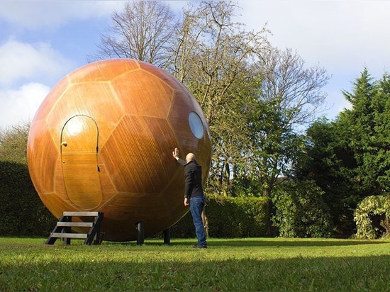 ex-rolls royce engineer designs conker pods for an alternative way of living