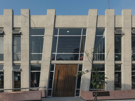 Gonzalez Moix designs Biblioteca Sur community library in Lima