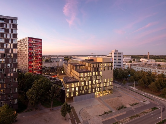 schmidt hammer lassen connects dutch university's facilities with crisscrossing stairways