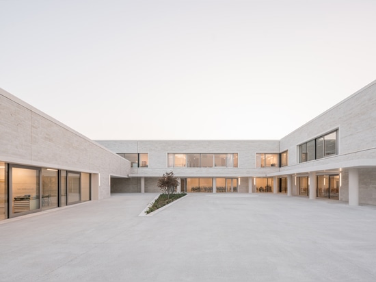 Ecole Communale Jacqueline de Romilly / Stéphane Fernandez - SARL atelier fernandez&serres