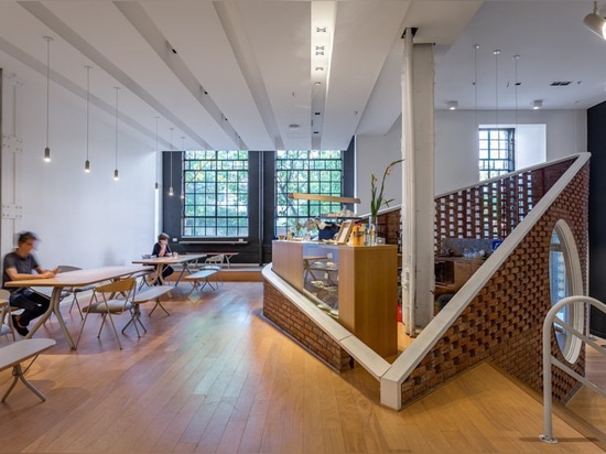 sculptural staircase connects the MSGSSS-renovated museum of modern art in buenos aires