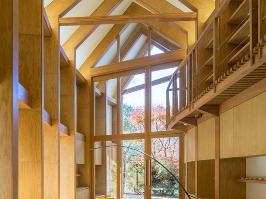 shishi-iwa house: a boutique hotel by shigeru ban opens its doors in karuizawa