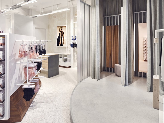 WOLFORD AMSTERDAM FLAGSHIP STORE