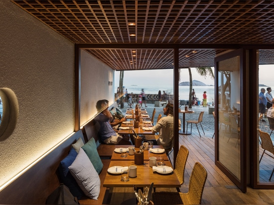 Bernardes Arquitetura renovates Rio's beachside Hotel Arpoador