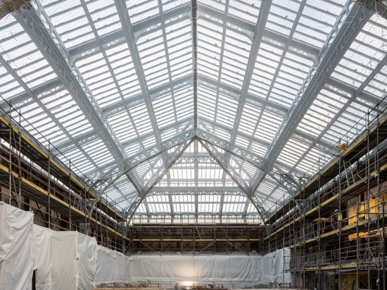 SANAA's rippling glass façade bookends 'la samaritaine' restoration in paris