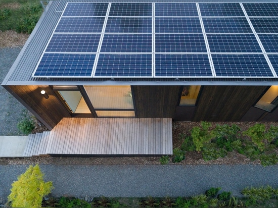 This One-Bedroom, Backyard Prefab in West Seattle Runs on Solar Power