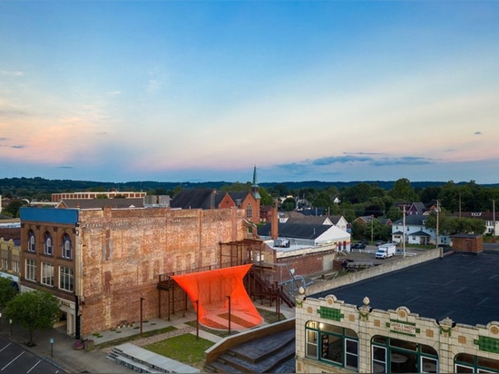 behin ha builds temporary shade installation in ohio using scrap mesh fabric