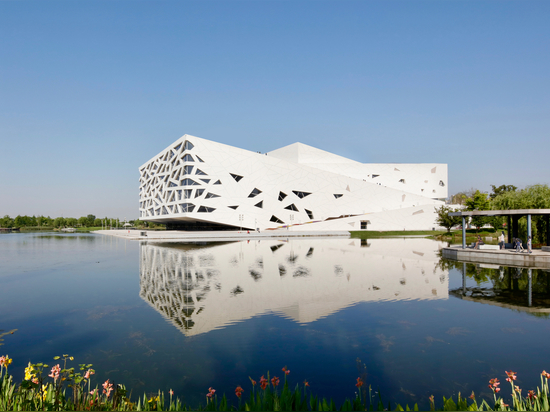 Hangzhou Yuhang Opera / Henning Larsen