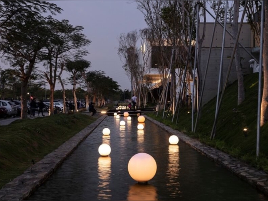 Modular materials make up an eco-friendly restaurant in Taiwan