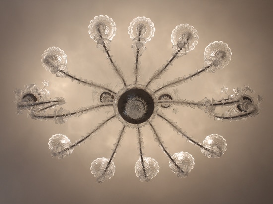 Big artistic chandelier Rezzonico barchetta.