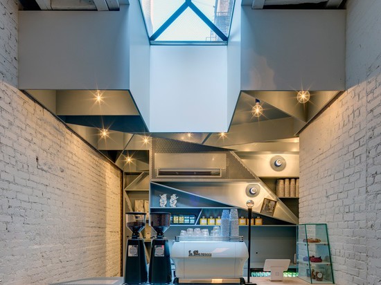 This New York City Coffee Shop Was Originally An Alleyway