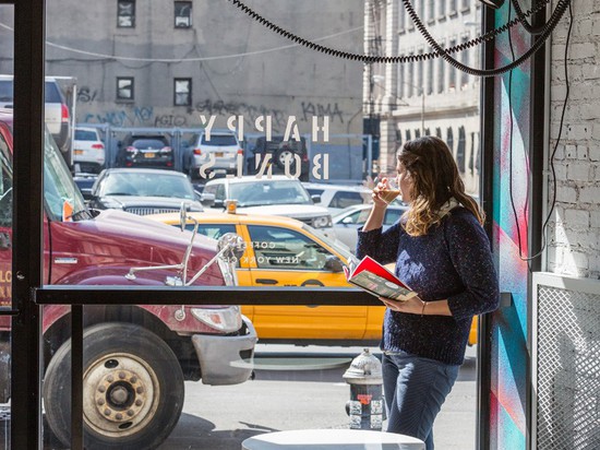 This New York City Coffee Shop Was Originally An Alleyway