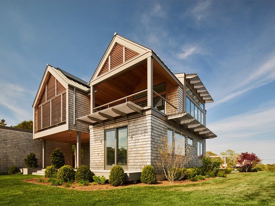 A House Built “Upside Down” To Maximize The Ocean Views