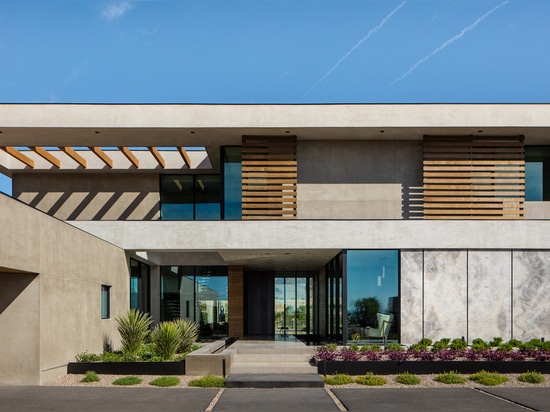 Cayambe: A Minimal Single Family Home in the Las Vegas Desert