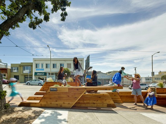 San Francisco Replaces Street Parking With The Sunset Parklet