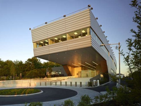 21st Police Precinct by Rafael Viñoly Architects